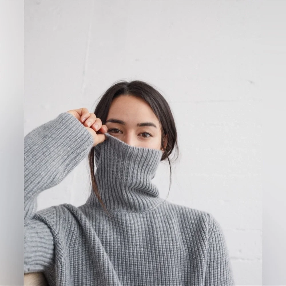 Jenni Kayne Cashmere Turtleneck Pullover Sweater
Heather Grey Size Small - Picture 1 of 9